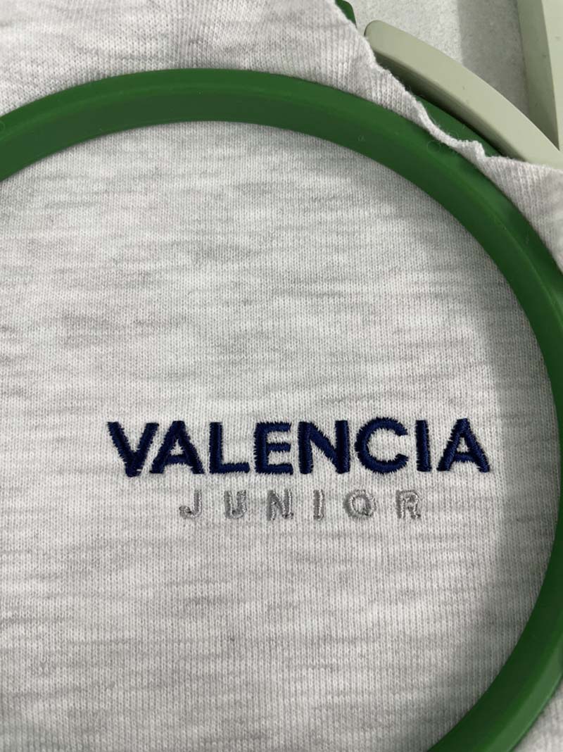 Thêu logo Công ty Valencia Junior