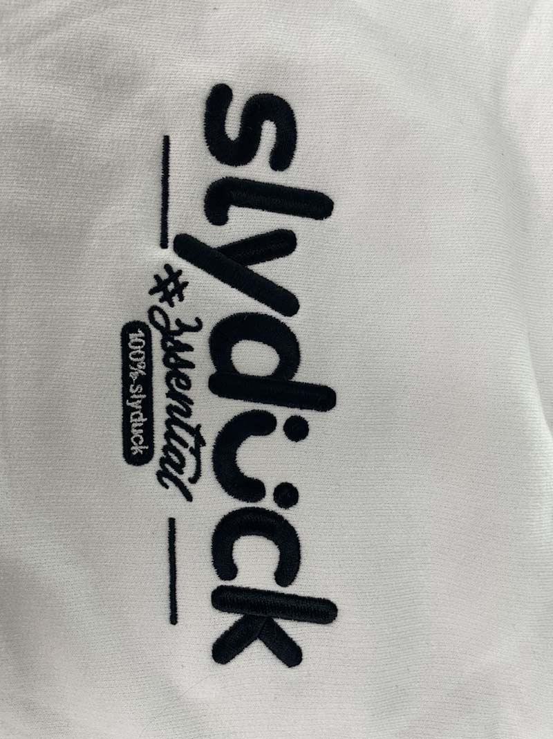 Thêu logo Công ty Slyduck